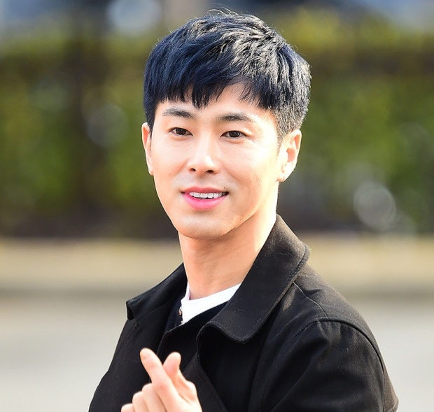 유노윤호, 룸 술집에서 도주??(+입건 광고)