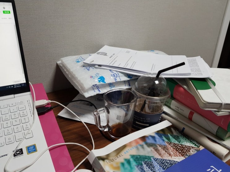  (박사과정 5학기 개강 일기)두아이 워킹맘의 복직 앞둔 박사과정 5학기 개강. 정신적으로 가장 힘든 시기 (feat. 엄마들의 자아실현, 자기계발, 성장하는 삶을 응원하며)