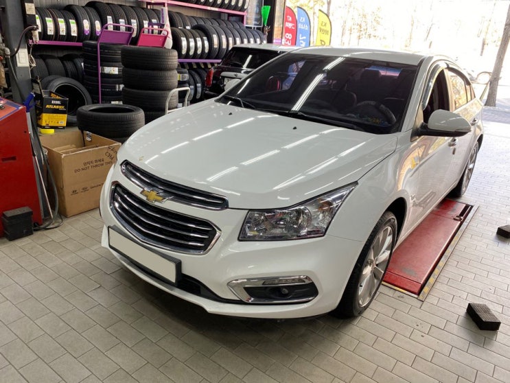  쉐보레 크루즈 가성비 라우펜 타이어로 교체 215/50R17