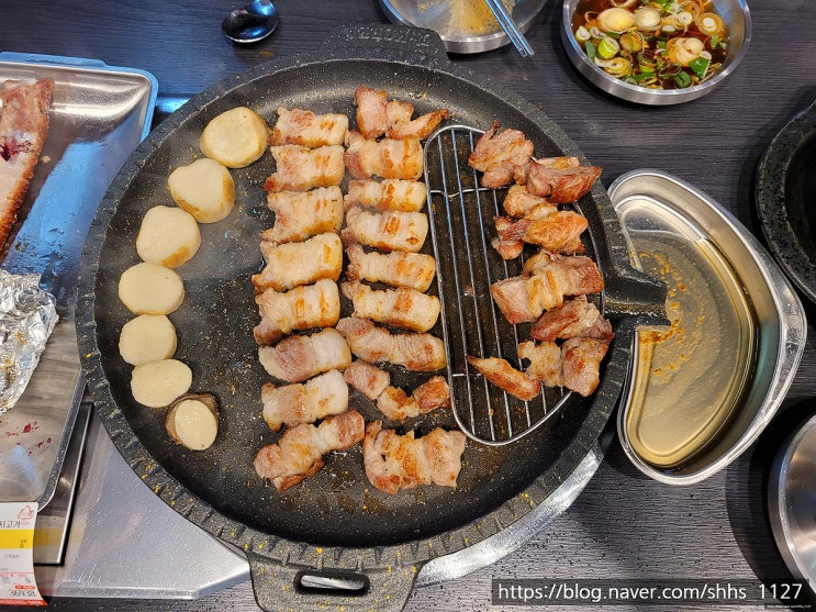  합정 고깃집 '합정육'에서 "뼈삼겹" 먹고왔어요 :)