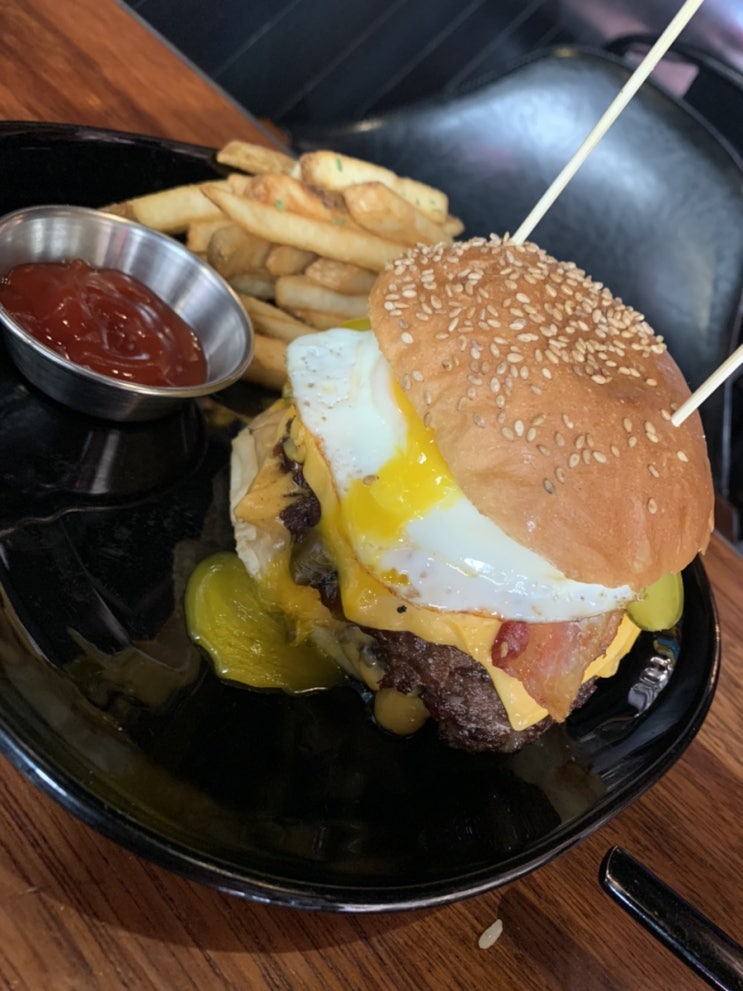  문래 수제버거 맛집 ! 몬스터비 (문래동 로데오, 창작촌)