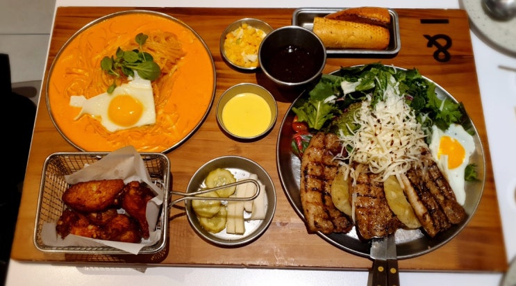  영등포 타임스퀘어 서가앤쿡/ 통삼겹한상 푸짐하네요!!