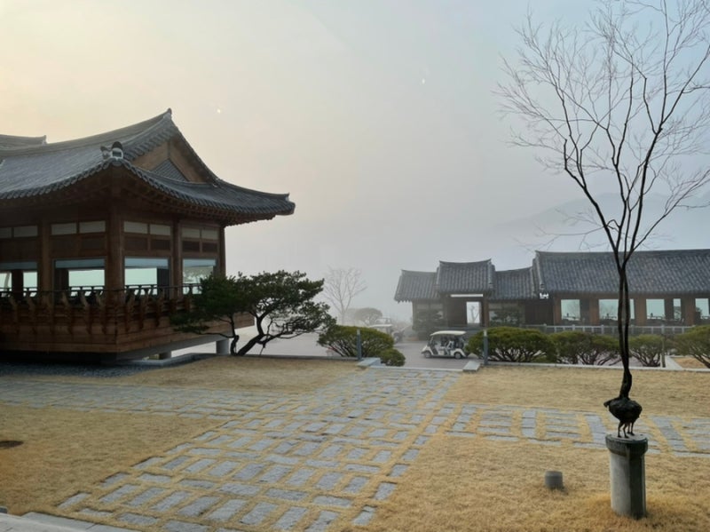 라비에벨Cc 올드코스: 한옥과 양잔디의 묘한 조합, 남춘천 최고의 골프장 : 네이버 블로그
