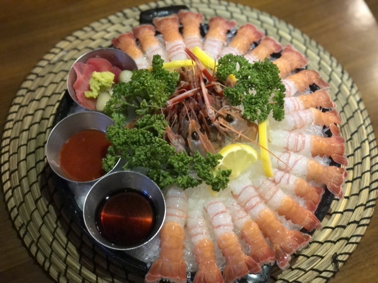  신사역 이자카야 맛집, '볼빨간 딱새우'에서 딱새우회