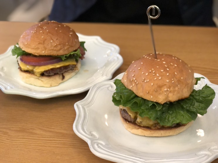  신사 가로수길 수제버거 맛집, '포티데이즈 (40 days)' 육즙팡팡 패티️