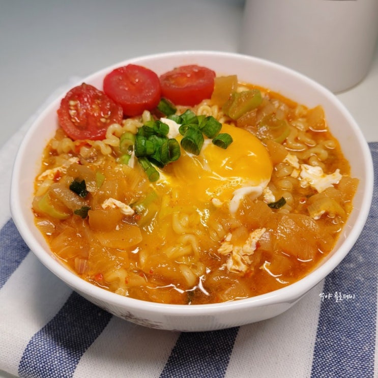 홍콩식 토마토라면 만들기 이국적이지만 상큼해요 홍콩식 토마토라면 만들기 이국적이지만 상큼해요