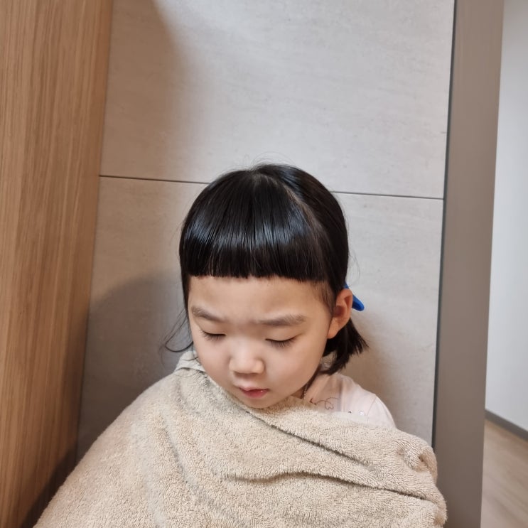  머리묶기 싫은 4살 여자아이 단발머리 추천