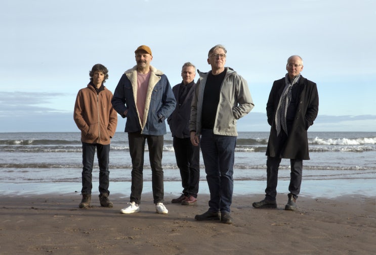  틴에이지 팬클럽 / Teenage Fanclub, 새로운 음악 'The Sun Won’t Shine On Me'