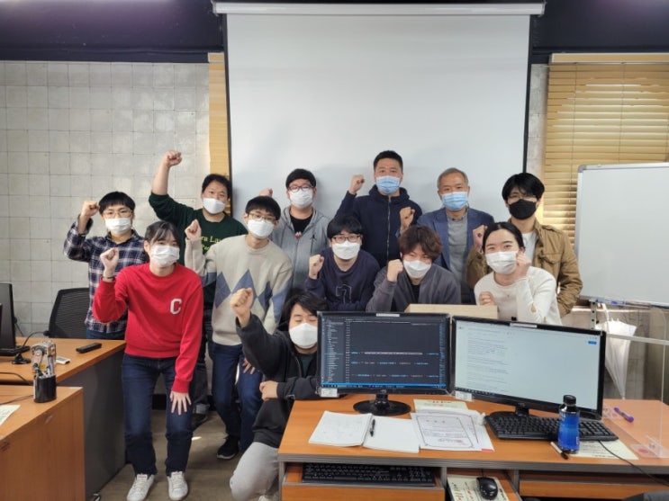  박수 짝짝짝 국비지원의 게임학원 이나 유니티학원 여기 어떨까요