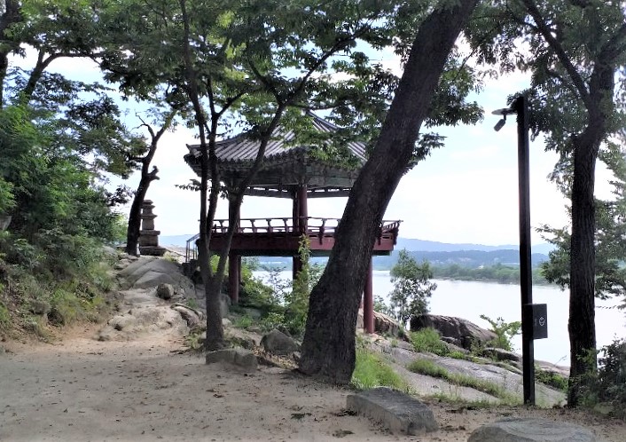 여주 가볼만한 명소, 남한강변 사찰 :  여주 신륵사 (神勒寺)