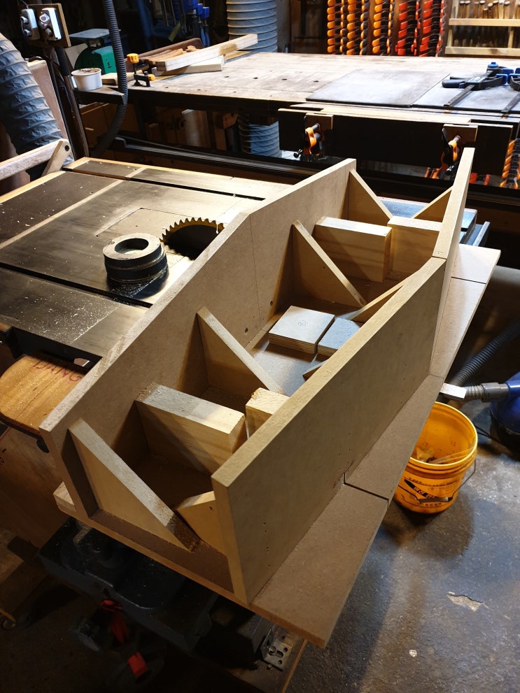 Tablesaw dovetail jig