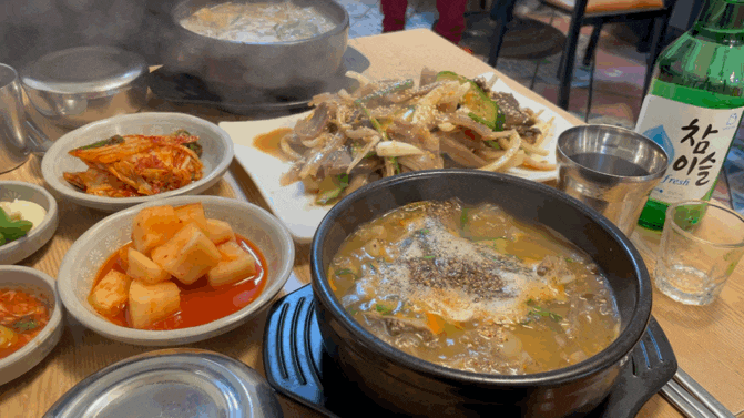  원조순대 ; 단골손님들로 북적이는 별빛신사리 원조순대국과 신메뉴 귀주대첩 무침