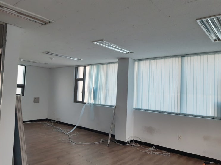  여수동사무실,발코니넓은전망좋은사무실,3000/180만원,전용30평,여수동부동산,