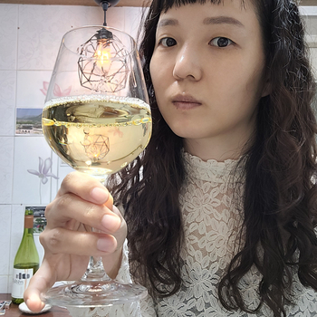  저렴한 가격으로 와인 구매가능한 삼성동베이커리카페 찰리스카페