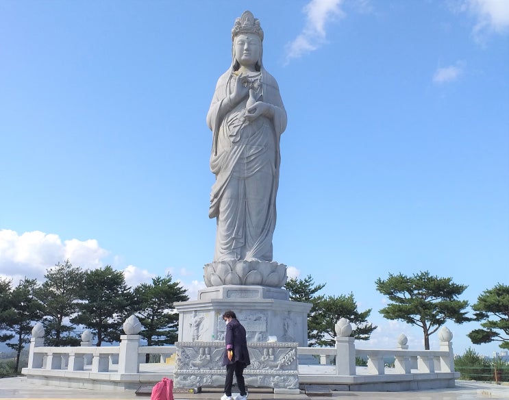  동해와 맞닿은 아름다운 사찰. 양양 낙산사(洛山寺)