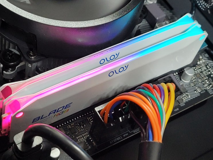  oloy rgb led 8G 이쁘게 빛나는 메모리 익산 컴퓨터 메모리 그래픽 메인보드 판매  전문점