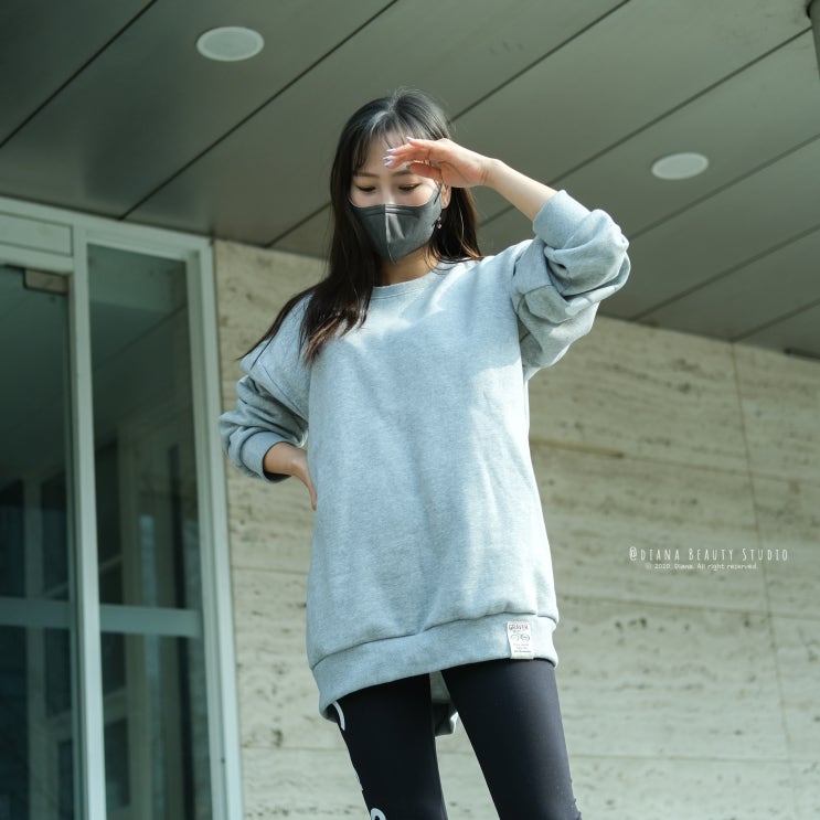 그레이버 맨투맨 서울스토어 후디 100 여자 봄 코디 3가지 그레이버 맨투맨 서울스토어 후디 100 여자 봄 코디 3가지