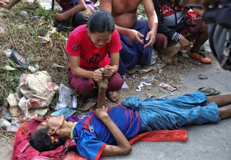 미얀마 곳곳 끊이지 않는 장례