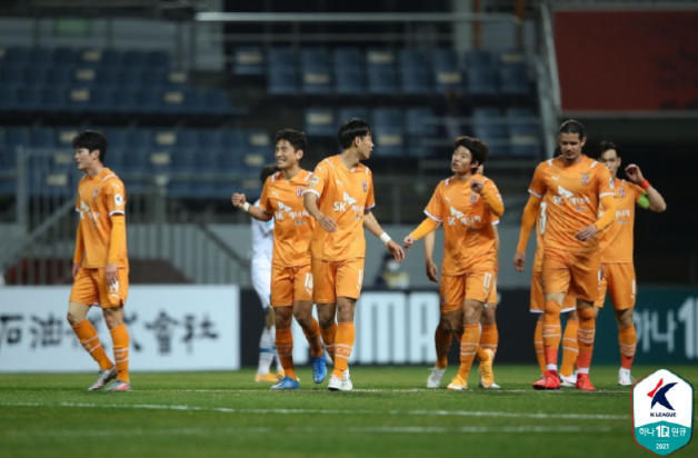 K리그 프로축구 월요일경기 성남FC 제주유나이티드