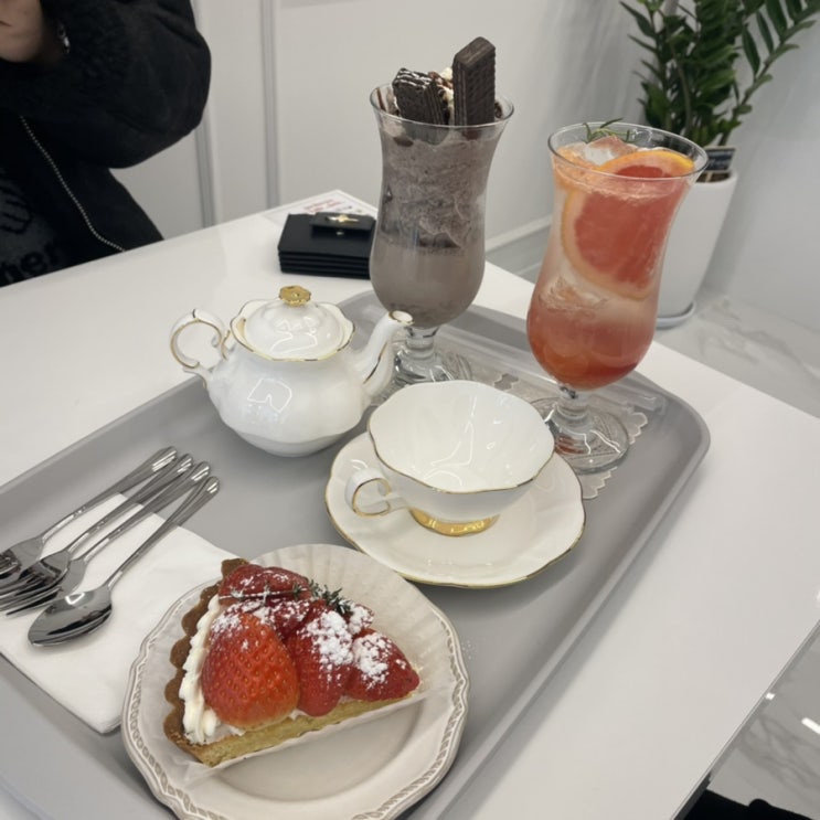  [마곡 카페,발산 카페] 부엔디아 (디저트 맛집,딸기타르트,자몽에이드,오레오프라페,머스캣홍차)