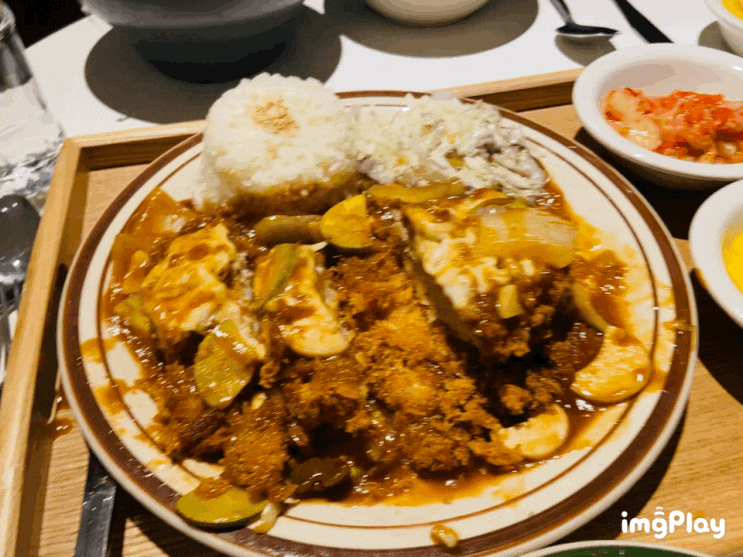  입구부터 힙한 수원 행궁동 돈까스 맛집 THATT