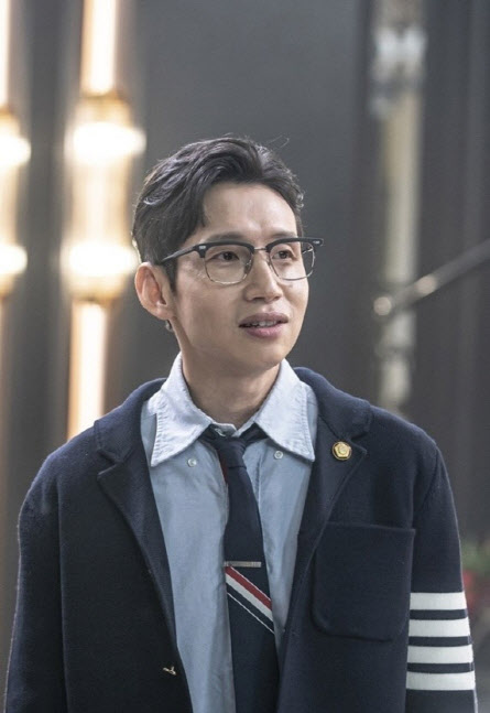 "봉태규 의원 뱃지 바꿔달라"…펜트하우스2에 편지 쓴 국회의원 "봉태규 의원 뱃지 바꿔달라"…펜트하우스2에 편지 쓴 국회의원