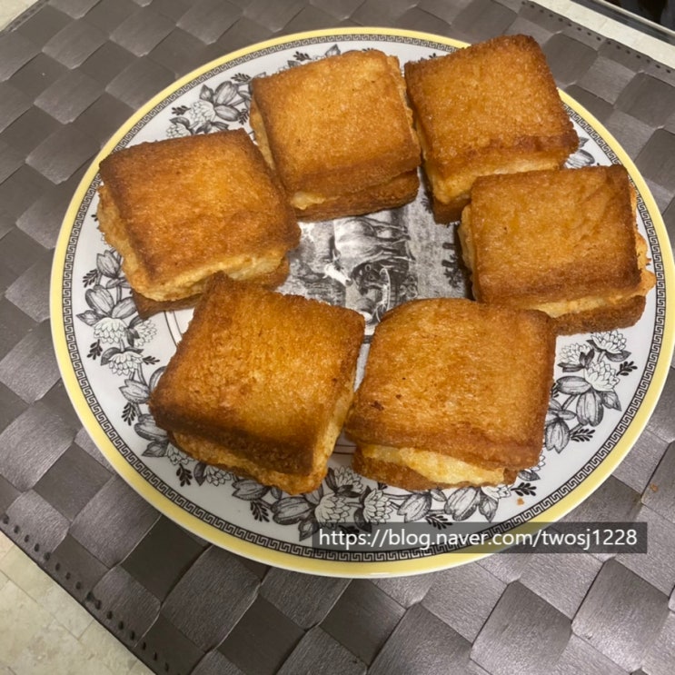  내돈내산 피코크 진진멘보샤 에어프라이어로 맛있고 바삭하게