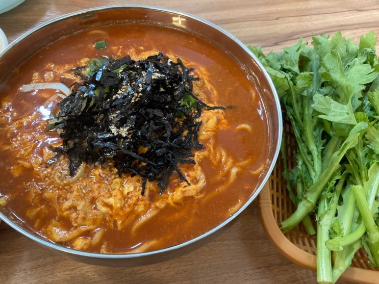  얼큰하고 진한 국물! 대전 얼큰이 칼국수 찐 맛집 인정! - 대전 삼성동 '신촌리칼국수'