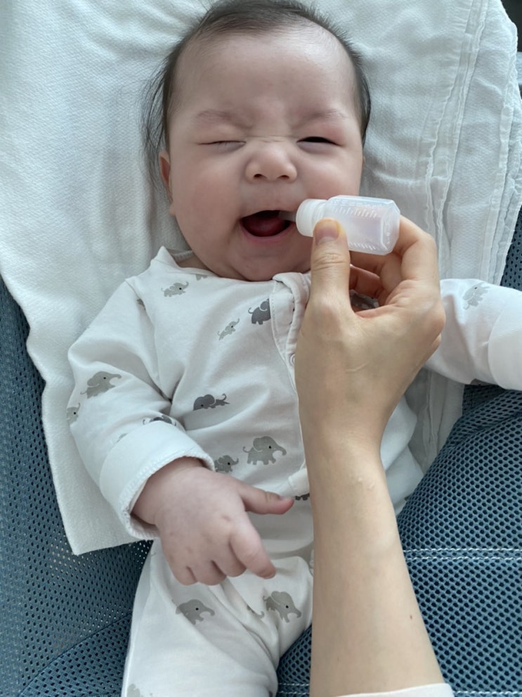 신생아 배앓이 영아산통 딸꾹질에 좋은 웰레먼츠 그라이프워터 한달 복용후기
