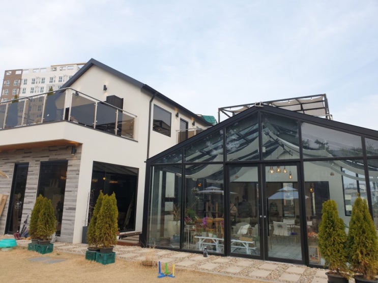  [ 봄날35 ] 익산카페! 힐링하기 좋은 유리온실카페