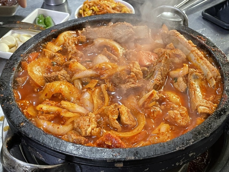  [수선로드 2편] 강릉노포 매운갈비찜 현지인맛집 빨간삼겹살