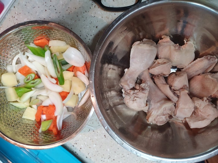 주말 저녁 뭐 먹지? 찜닭 너무 맛있어 주말 저녁 뭐 먹지? 찜닭 너무 맛있어