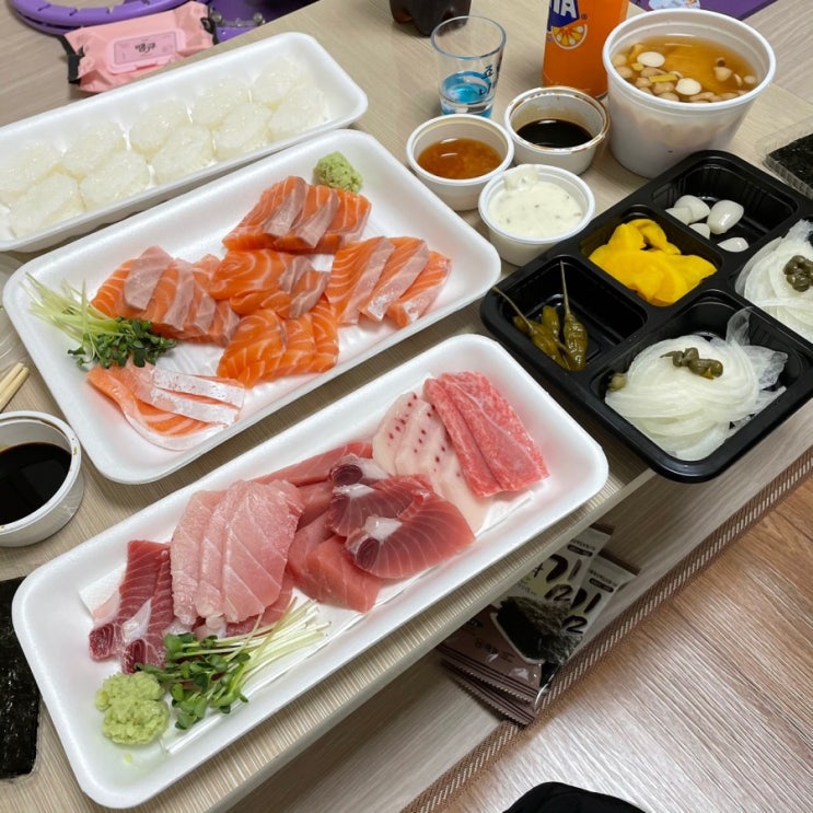  [일상 블로그] 오랜만에 친구랑 참치와 연어를 먹었어요
