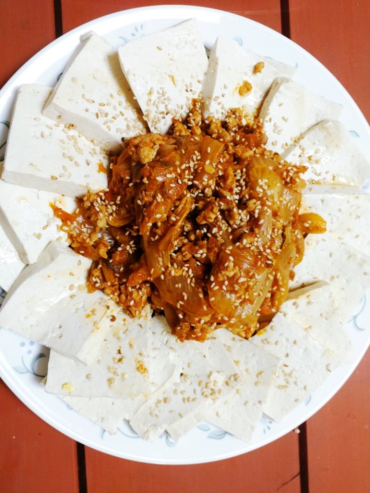  오늘 뭐 먹지 코로나 일상생활 6탄 두부부침과 돼지고기 두부김치 ~ 엔 막걸리? ㅋ
