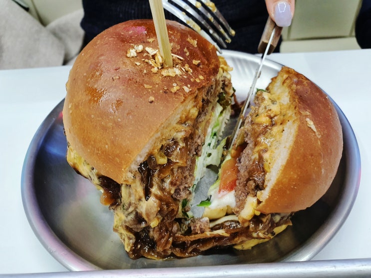  명동수제버거 맛집 - 비킷버거 (스파이시 메이플 베이컨은 인생 햄버거)