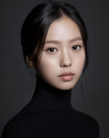배우 고민시 미성년자 시절 음주 사진 인정 인스타 사과 (나이 키 학력 고향 프로필)