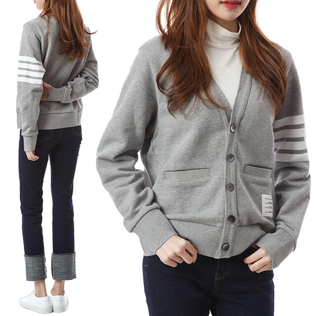많이 팔린 톰브라운 톰브라운 삼선탭 4선완장 V넥 가디건/MJT167A 055 ··· 많이 팔린 톰브라운 톰브라운 삼선탭 4선완장 V넥 가디건/MJT167A 055 ···