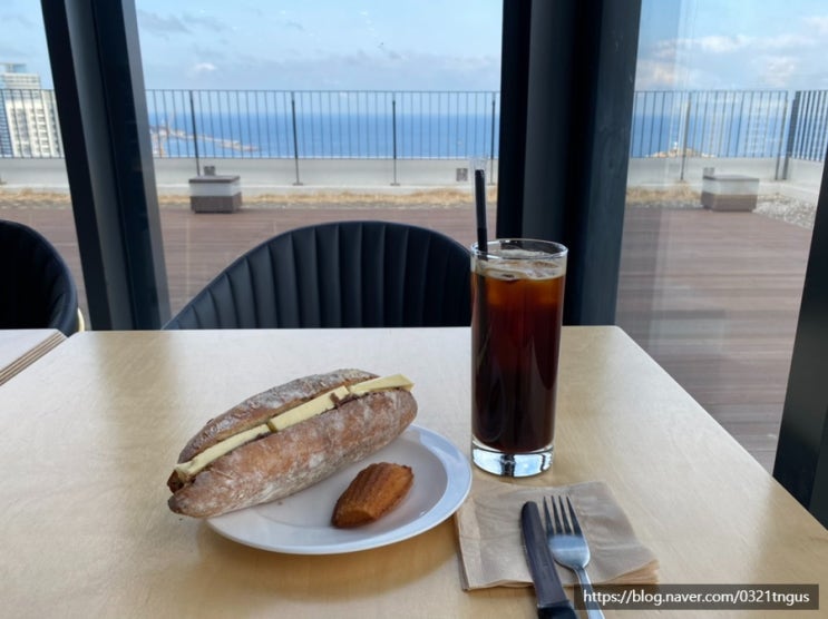  [속초여행] 바다 잘 보이는 속초 오션뷰 베이커리 카페- ‘마시랑제빵소’