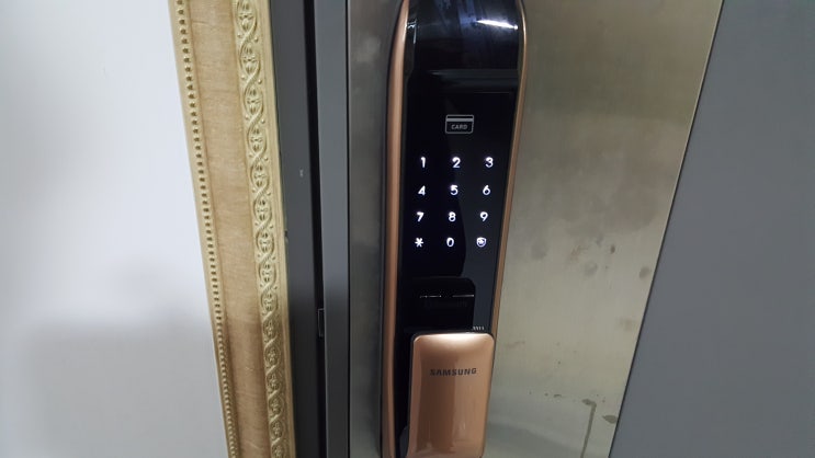  삼성 디지털도어록  SHP-DP830 비상 열쇠 내장 번호키