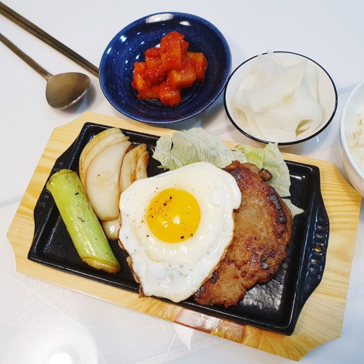 대구 달서구 와룡시장 수제 떡갈비 맛집 : 와룡총각 / 떡갈비 도시락 맛집 / 떡갈비 버거 맛집 / 떡갈비 전국 택배 가능 / 한돈 능이버섯 떡갈비