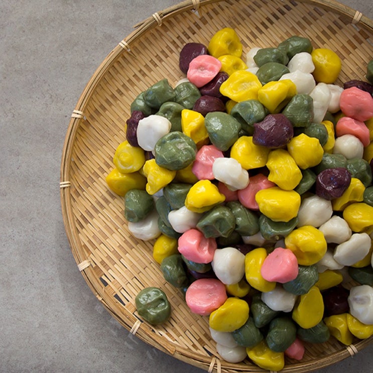 선호도 높은 아리울떡공방 굳지않는달콩 수제 깨송편 1kg, 1팩 추천해요