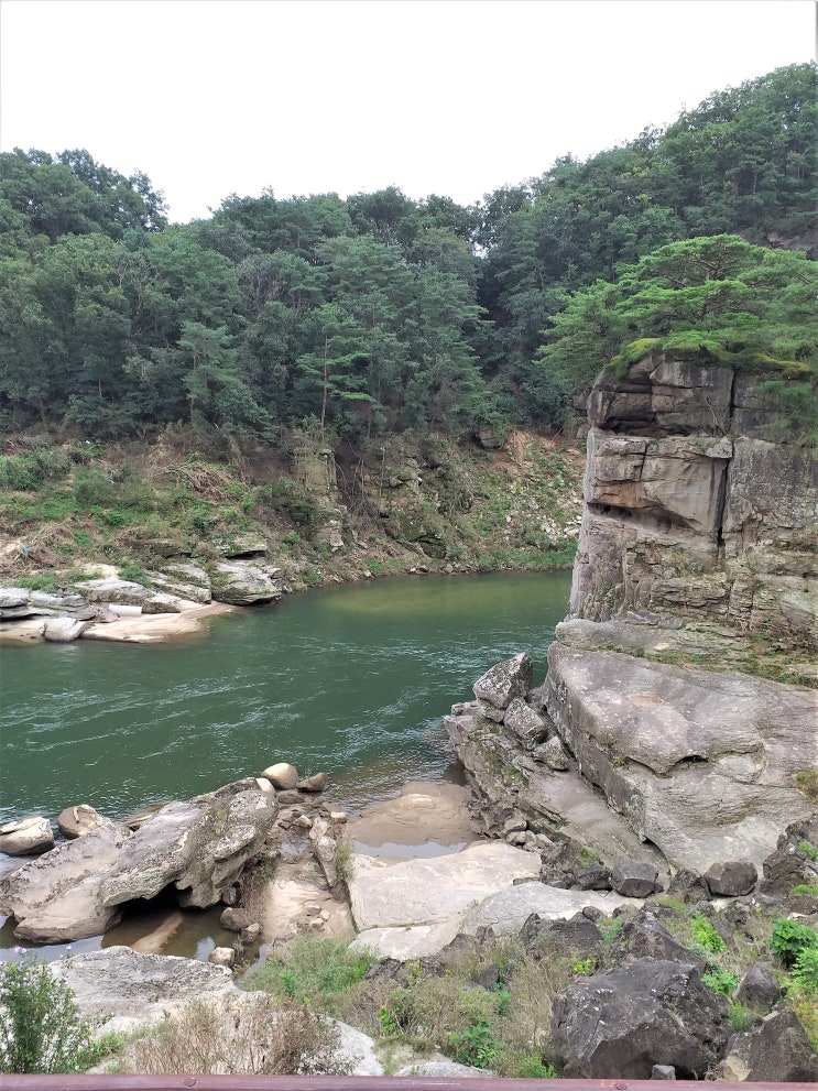  철원의 명소 고석정(孤石亭)에서 바라본 풍경