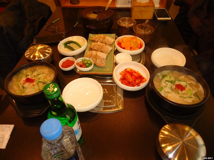  직접 먹어 본 사람만 안다는 꿀꿀진순대국 강동역맛집