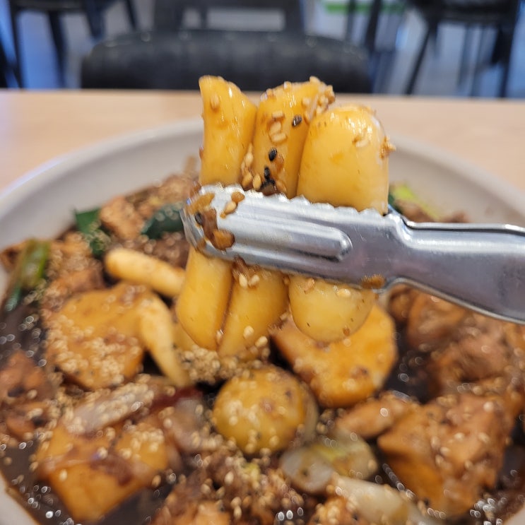  석촌동맛집 마늘향이 그윽한 오지고찜닭