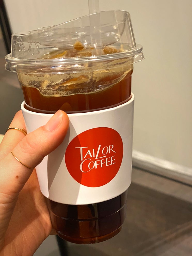  [더현대서울] 카페 테일러커피 Tailor coffee Purple rain 아이스 아메리카노