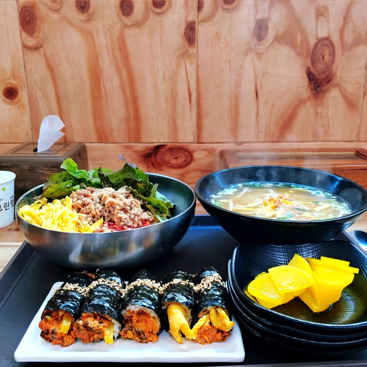 [여수 여행 3일차] 여수 디저트카페 카페와요, 간단한 식사 맛집 바다김밥 솔직후기