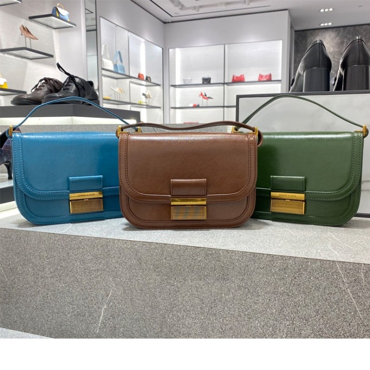 잘팔리는 찰스앤키스 2020 F/W 메탈릭 버튼 숄더백 CK2-80781400 추천해요 잘팔리는 찰스앤키스 2020 F/W 메탈릭 버튼 숄더백 CK2-80781400 추천해요