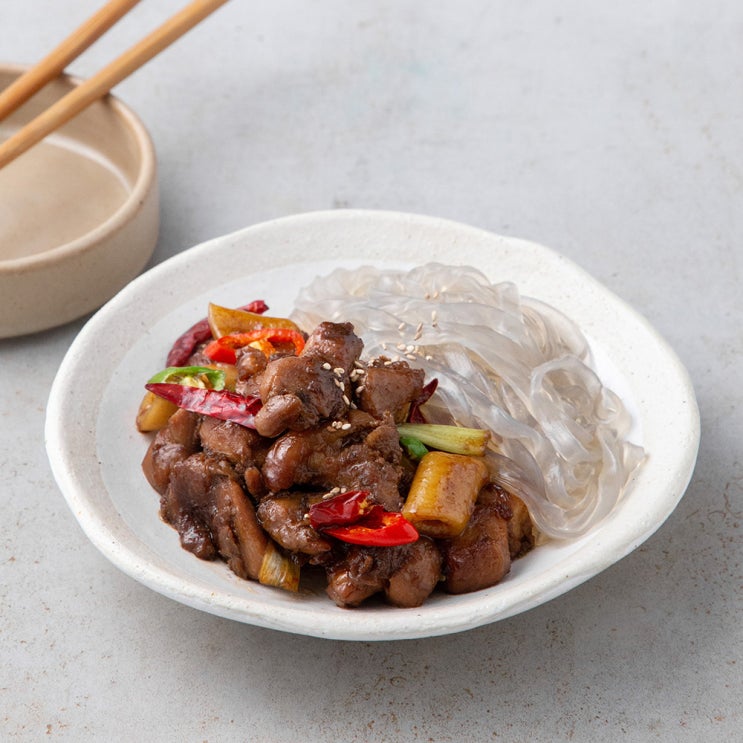 잘나가는 홈스토랑 자연별곡 당면 듬뿍 매콤 안동찜닭, 852g, 1개 좋아요 잘나가는 홈스토랑 자연별곡 당면 듬뿍 매콤 안동찜닭, 852g, 1개 좋아요