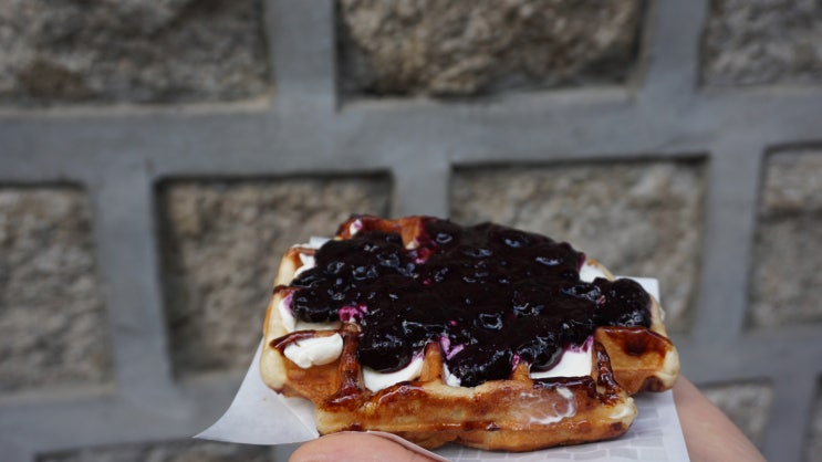  [덕수궁 맛집] '리에제 와플(LIEGE WAFFLE)' - 줄서서 먹는 덕수궁 돌담길 옆 벨기에 와플 솔직 후기