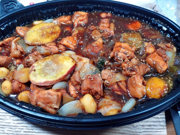  배달 찜닭맛집 '두찜'에서 시켜먹은 까만찜닭!